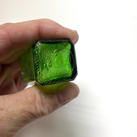 Vintage Green Glass Apothecary Bottle Small Medicine Vial Pharmacy Collectible - Picture 6 of 9